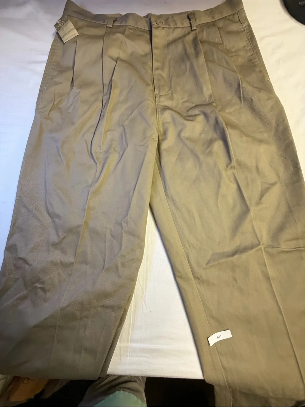 Men's Classic Pleated Dress Pants - Khaki